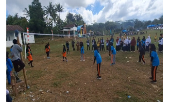 Tak Terkalahkan, Tim Voli Putri MTsN 2 Sinjai Raih Juara I HUT RI ke 80