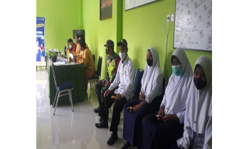 Vaksinasi tahap pertama MTsN 2 Sinjai di Puskesmas Biji Nangka, Sinjai Borong