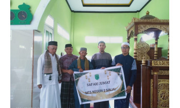 MTsN 2 Sinjai Gelar Safari Jumat di Desa Biji Nangka, Pelajar Jadi Petugas MC