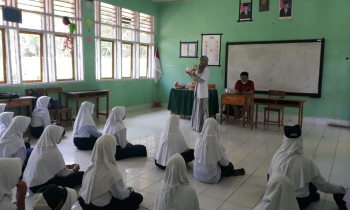 Siswa MTsN 2 Sinjai Antusias Mengikuti Sosialisasi Kesehatan Mata