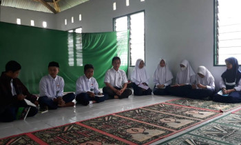 Menghafal di Bulan Ramadhan, Siswa-siswa Ini Mendapatkan Penghargaan