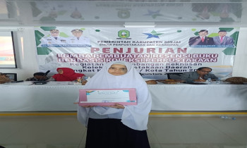 Peserta Didik MTsN 2 Sinjai Ikuti Lomba Resensi Buku Berbasis Koleksi Perpustakaan
